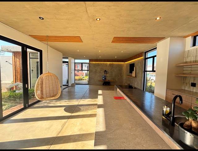 4 BEDROOM HOUSE FOR SALE IN SIX FOUNTAINS RESIDENTIAL ESTATE